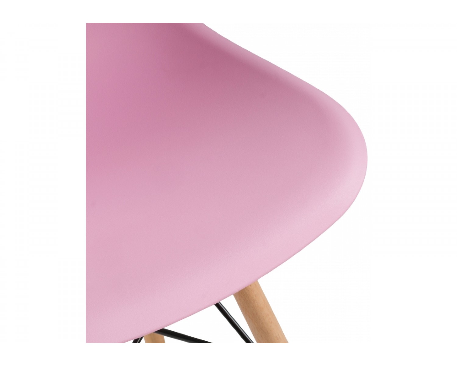 Пластиковый стул Eames PC-015 light pink