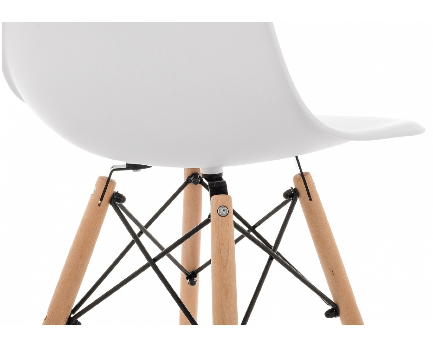Стул Eames PC-015 белый