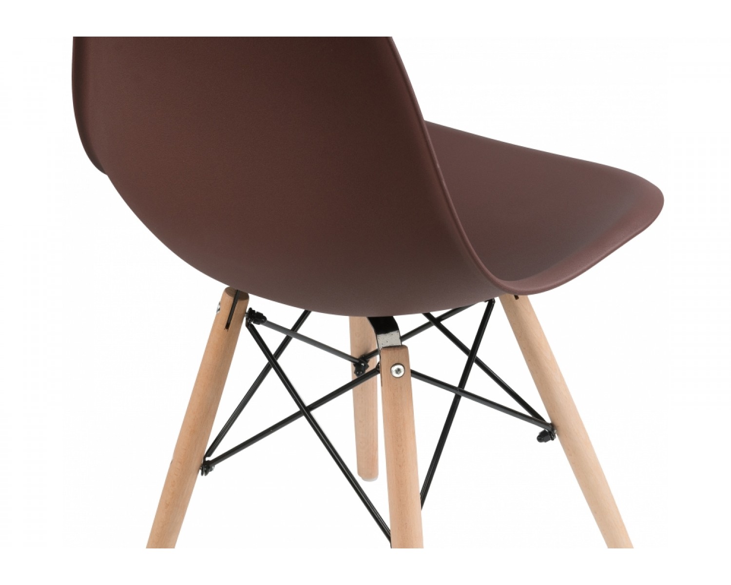 Пластиковый стул Eames PC-015 brown