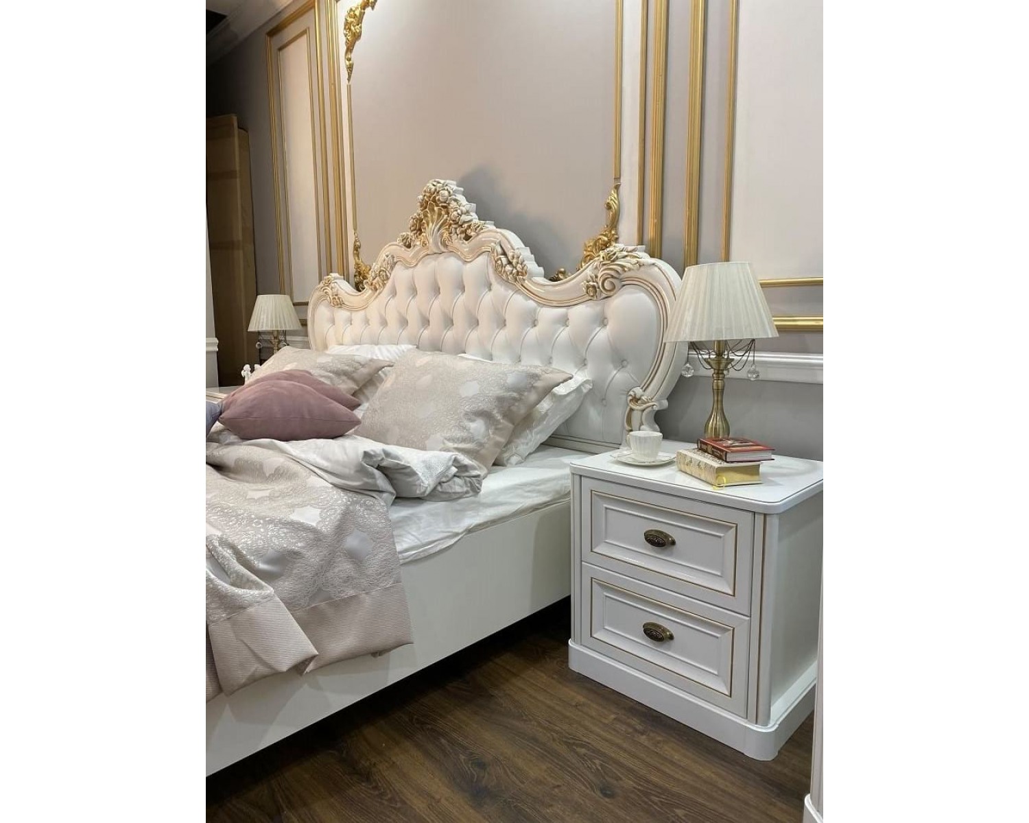 Кровать двуспальная с мягким изголовьем Натали 180, белая