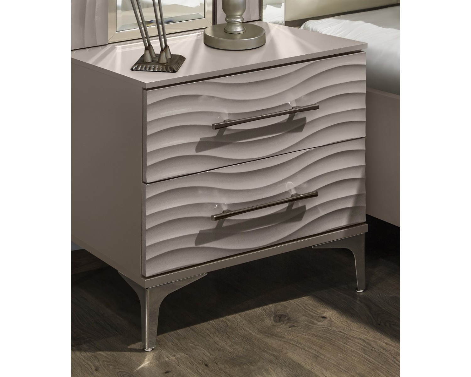 Спальня Gravita 1600*2000, зеркало ППУ, комод, тумбы, панели, с 4х створчатым шкафом, серый камень глянец
