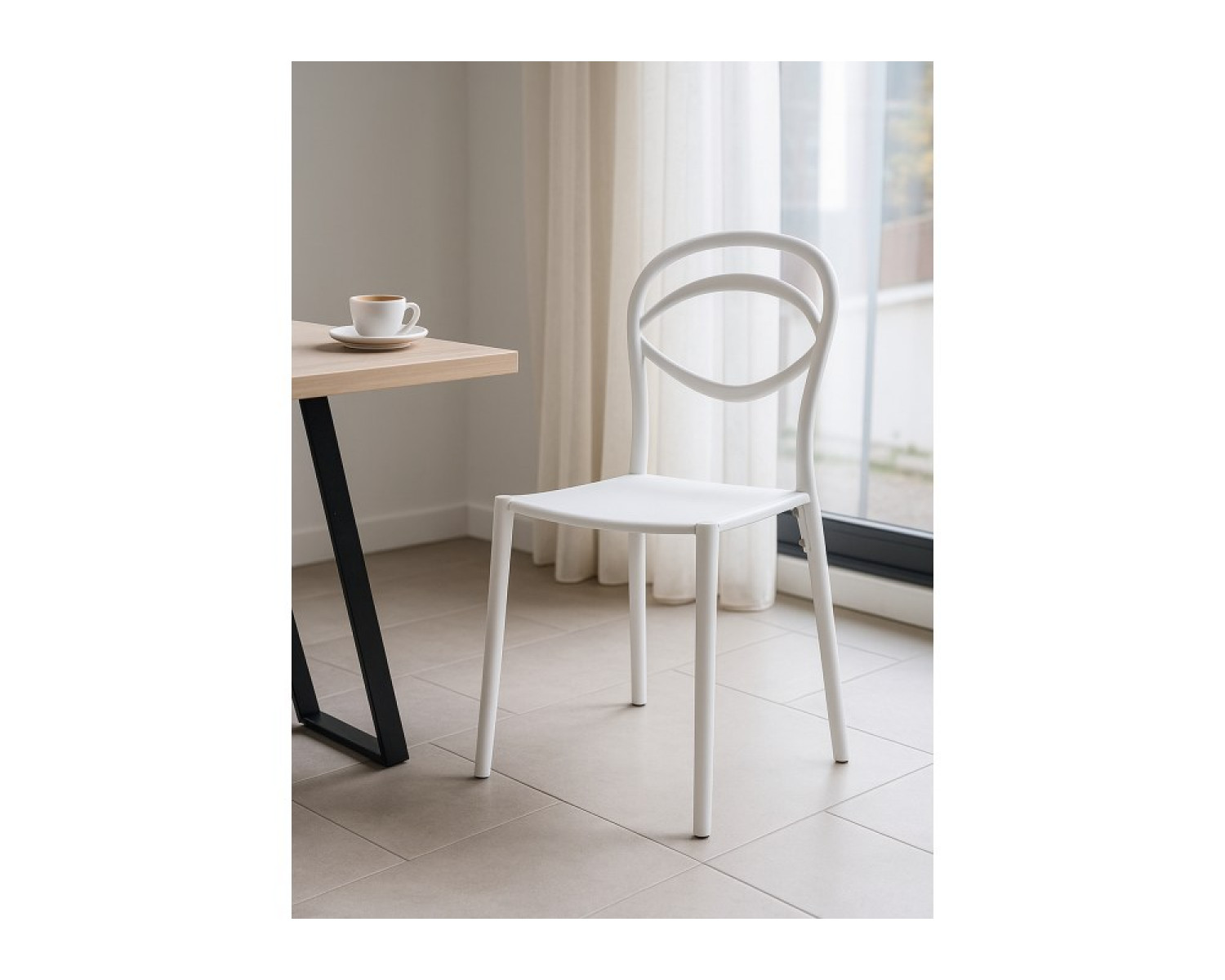 Пластиковый стул Simple white