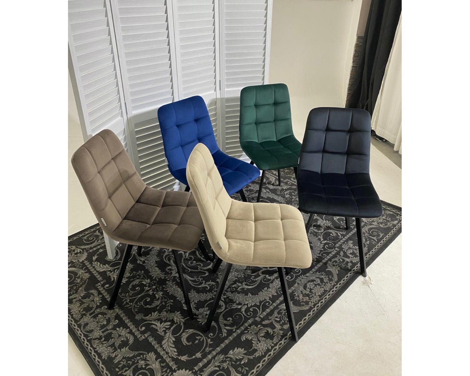 Стул CHILLI SQUARE BLUVEL-78 GREEN, велюр / черный каркас,