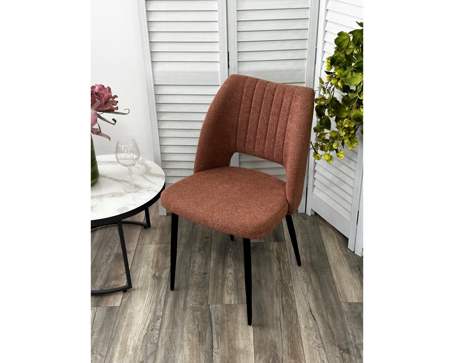 Стул LONDON UF995-05 карамельный, букле / черный каркас / Товарный знак DISAUR