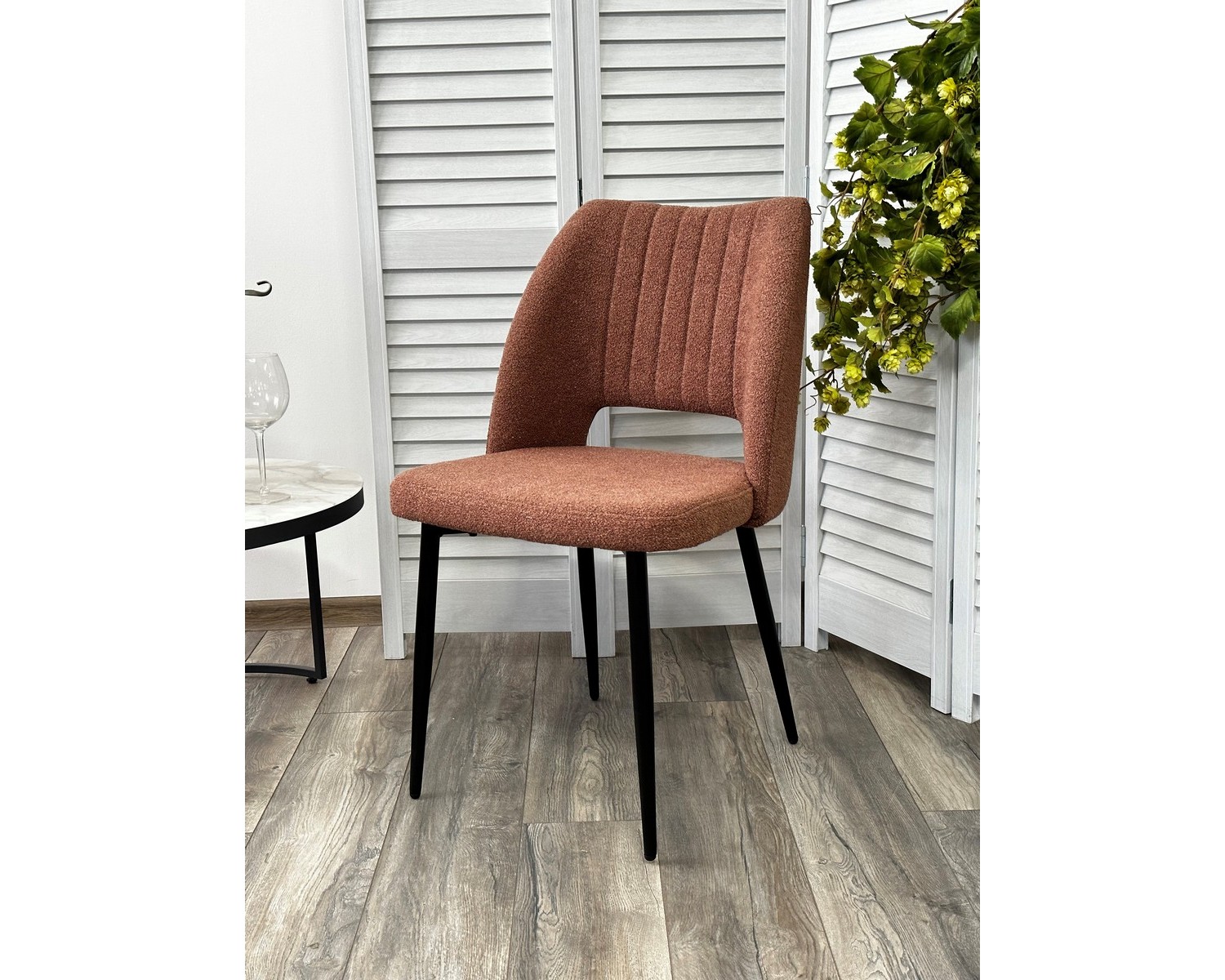 Стул LONDON UF995-05 карамельный, букле / черный каркас / Товарный знак DISAUR