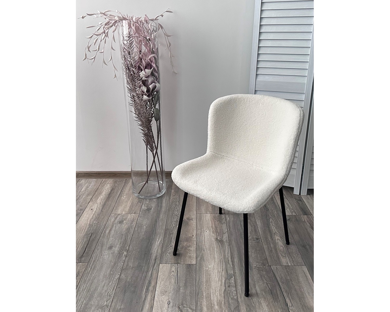 Стул RIYA UF992-01 Белый, teddy / черный каркас