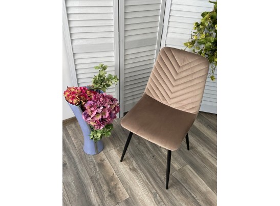 Стул DUKE BLUVEL-40 BEIGE, велюр / черный каркас 